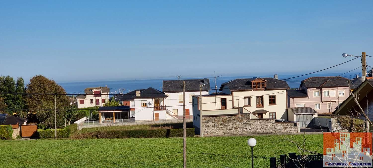 Casa Habitable con Finca, Terraza y Nave en Barcia, Valdés