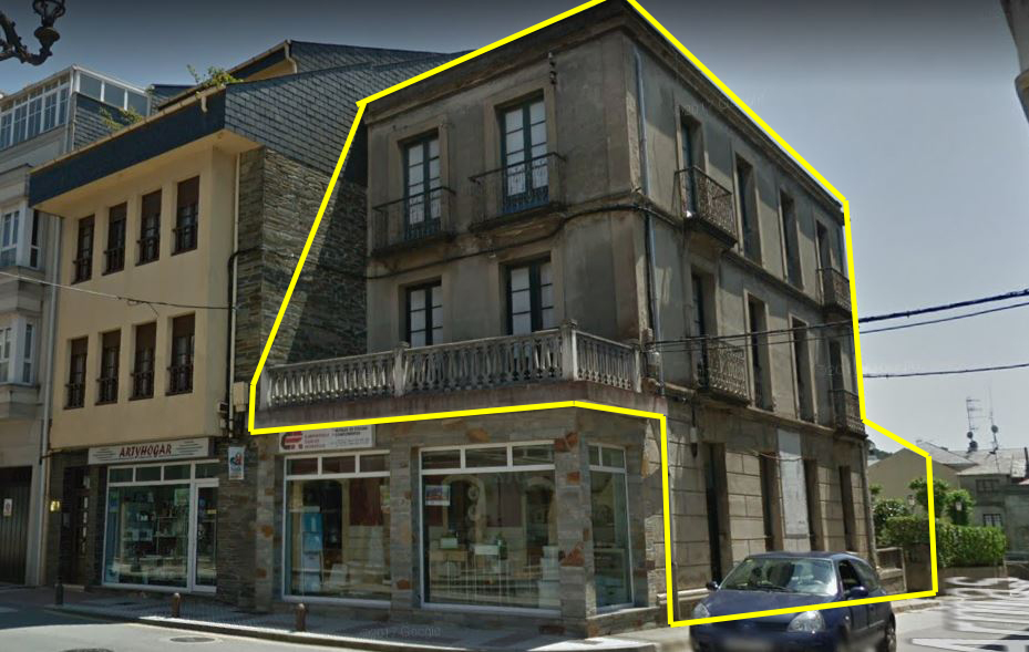 Building for sale in Navia