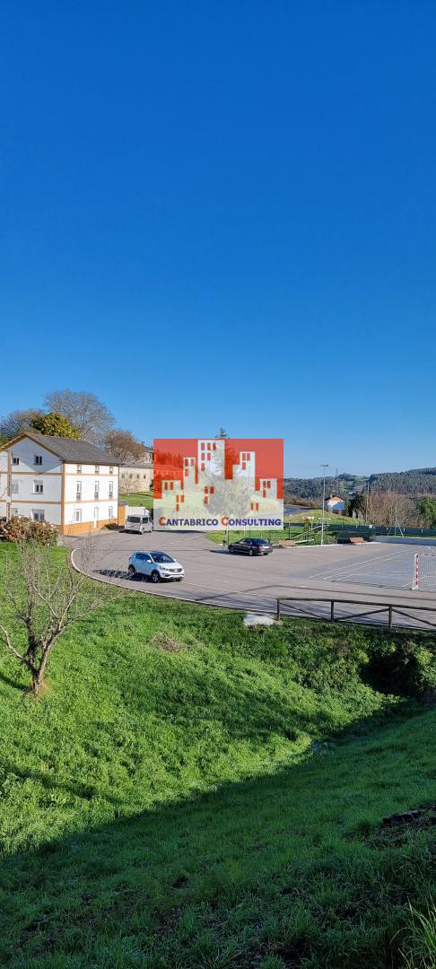 Finca Edificable con Casa a Rehabilitar y Hórreo en estado aceptable en Villacondide, Coaña