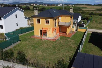 Chalet for sale in Lugo