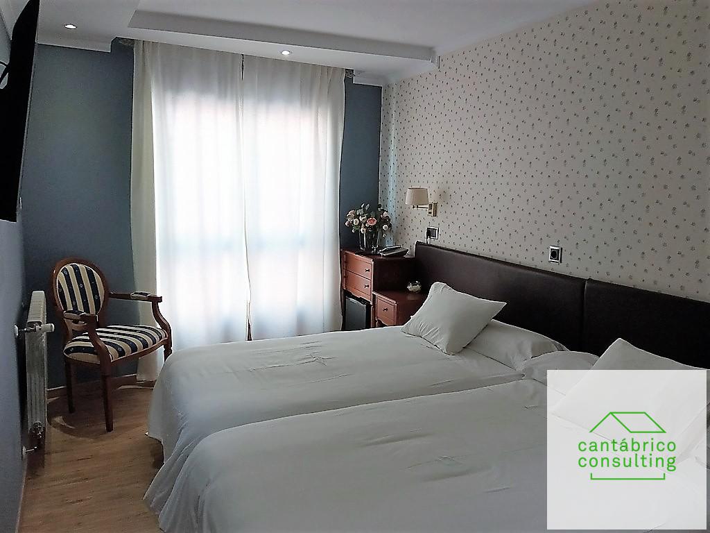 Hotel en venda in Navia