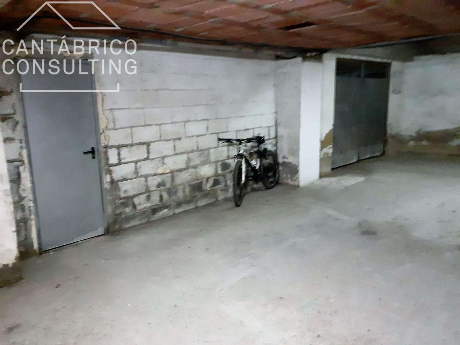 Garage te koop in Coaña