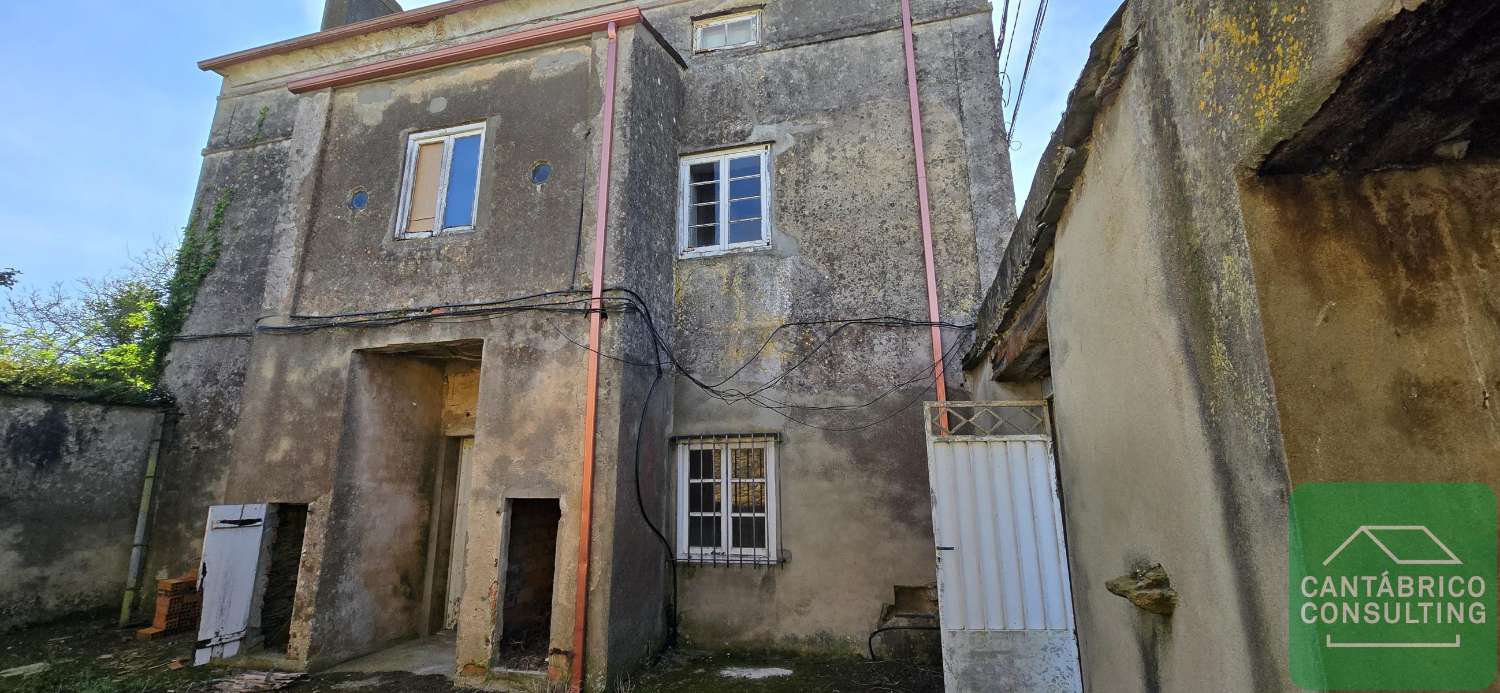 منزل للبيع في Castropol