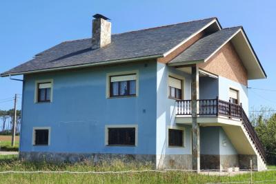 Casa en venta en Navia
