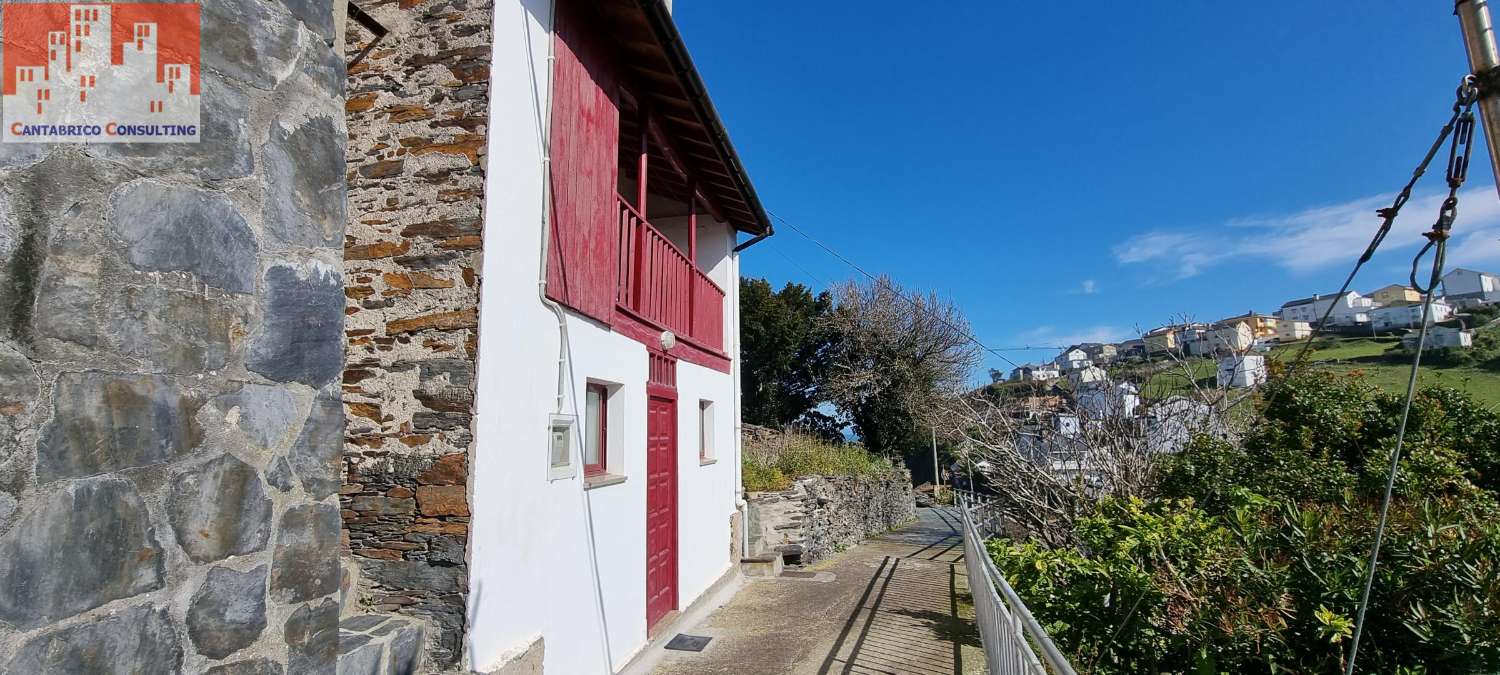 PUERTO DE ORTIGUERA – COAÑA – ASTURIAS - CASITA LLAMADA  “EL REFUGIO DEL PESCADOR”