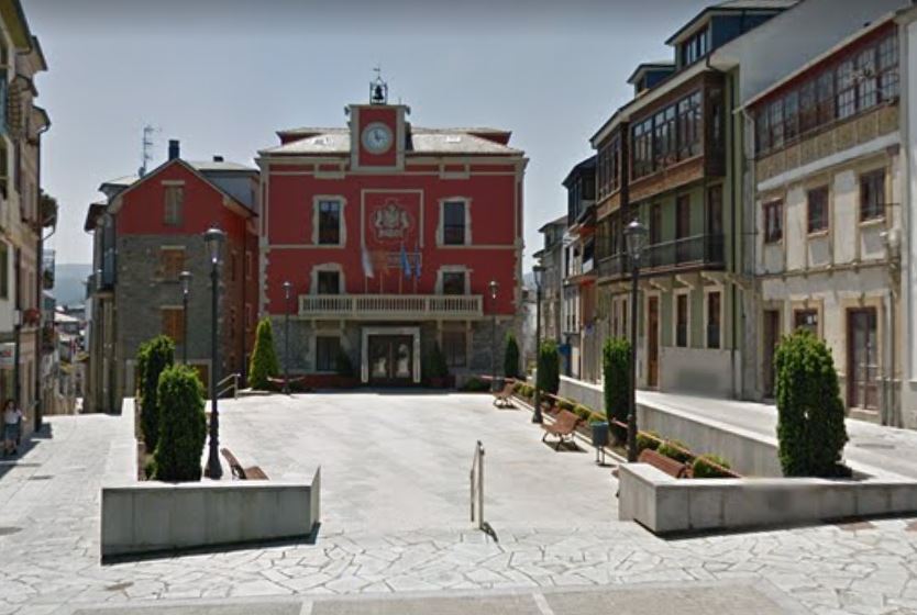 Building for sale in Navia