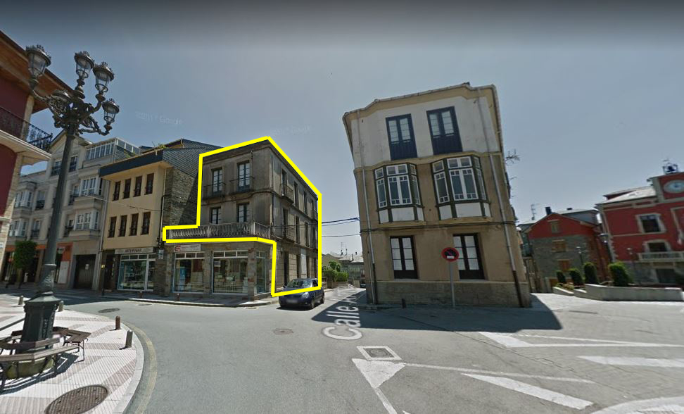 Building for sale in Navia