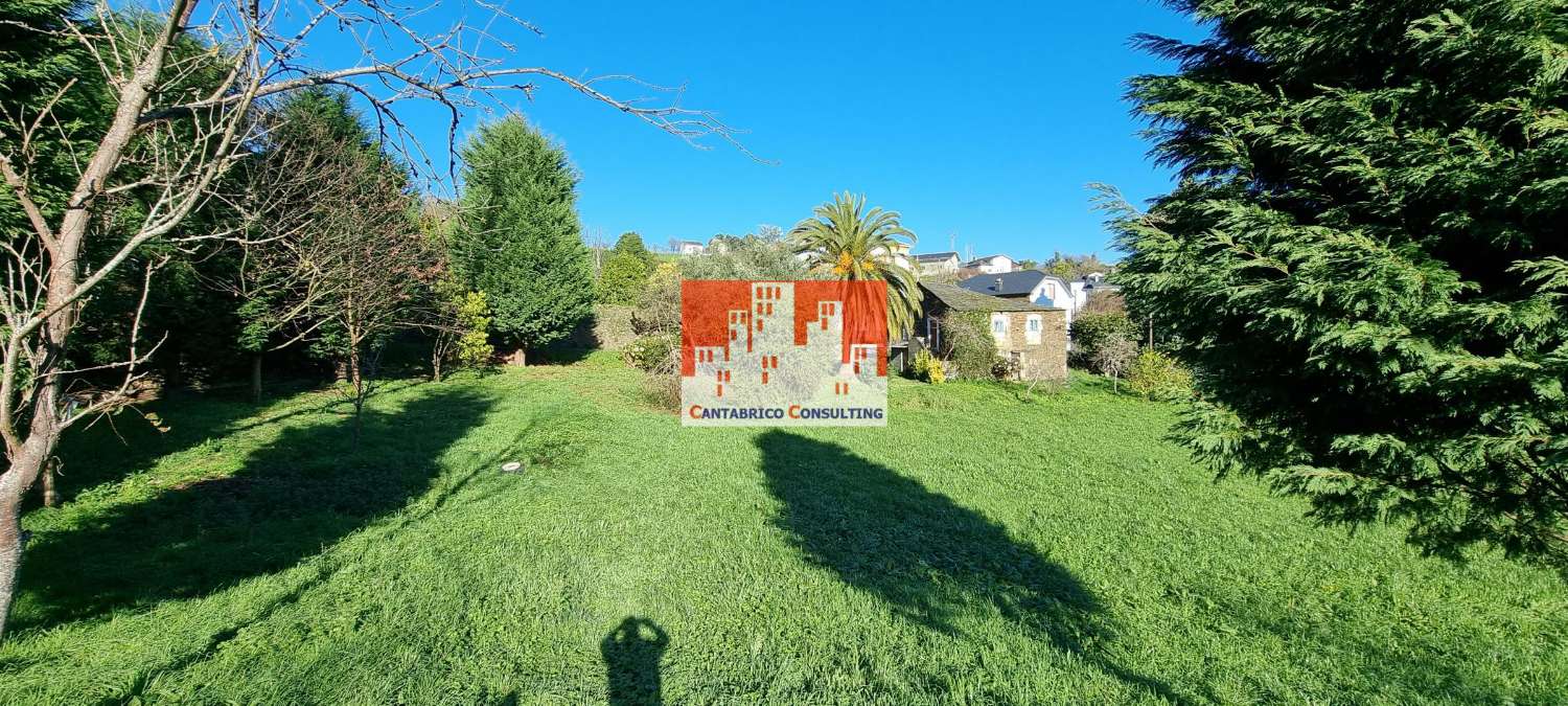 Finca Edificable con Casa a Rehabilitar y Hórreo en estado aceptable en Villacondide, Coaña