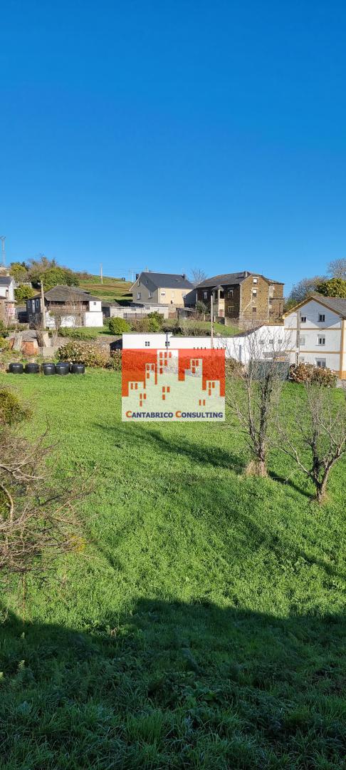 Finca Edificable con Casa a Rehabilitar y Hórreo en estado aceptable en Villacondide, Coaña