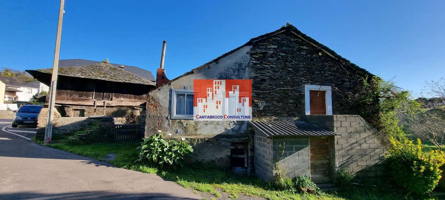 Finca Edificable con Casa a Rehabilitar y Hórreo en estado aceptable en Villacondide, Coaña