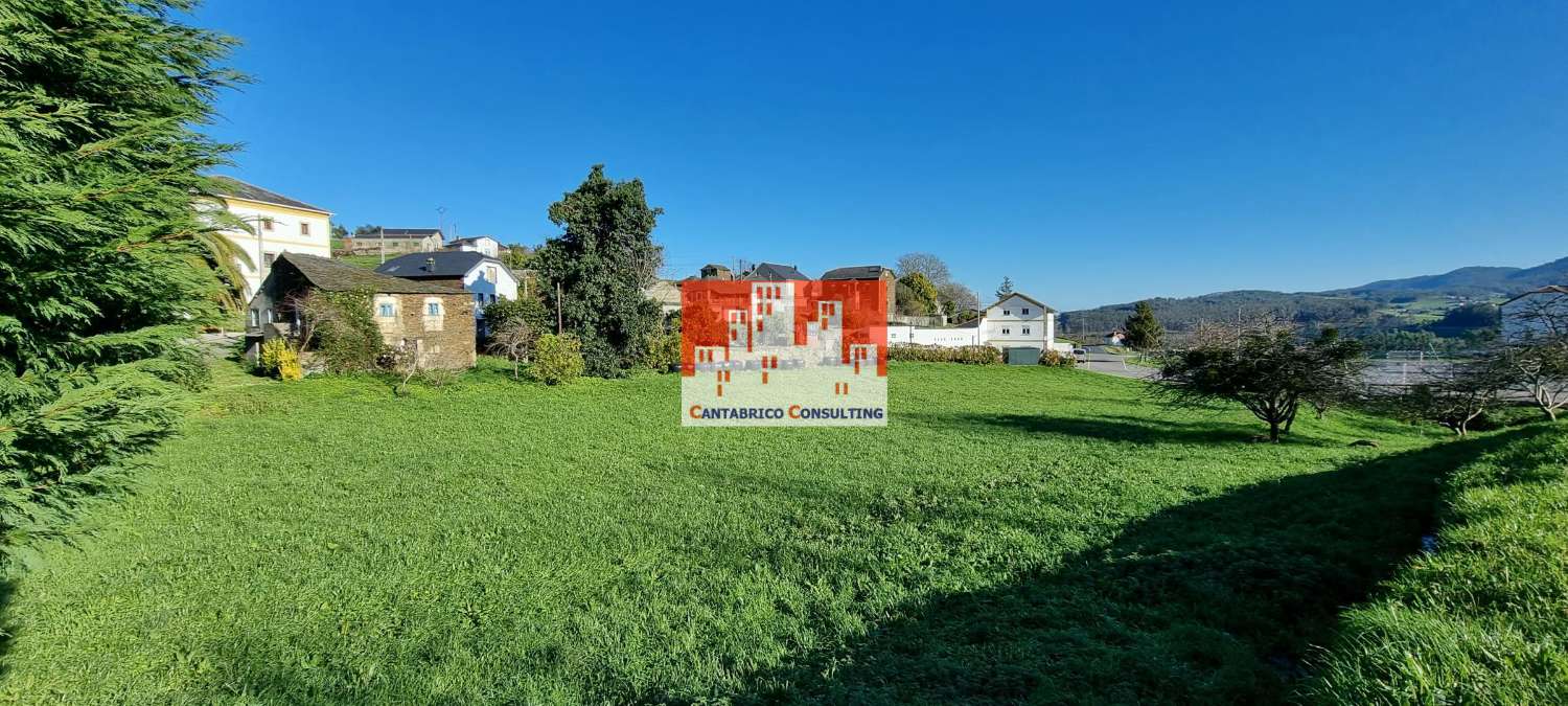 Finca Edificable con Casa a Rehabilitar y Hórreo en estado aceptable en Villacondide, Coaña