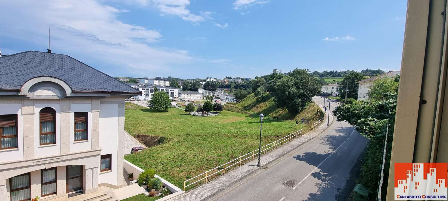 Albergo in vendita a Navia