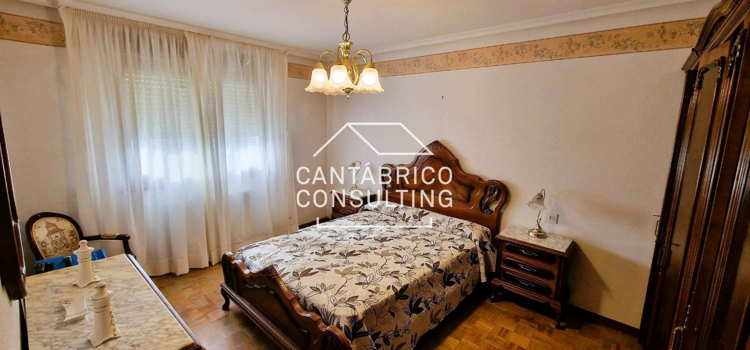 NAVIA PISO GRANDE EN ESTADO HABITABLE TERCERA PLANTA SIN ASCENSOR 3 DORMITORIOS CALEFACCIÓN