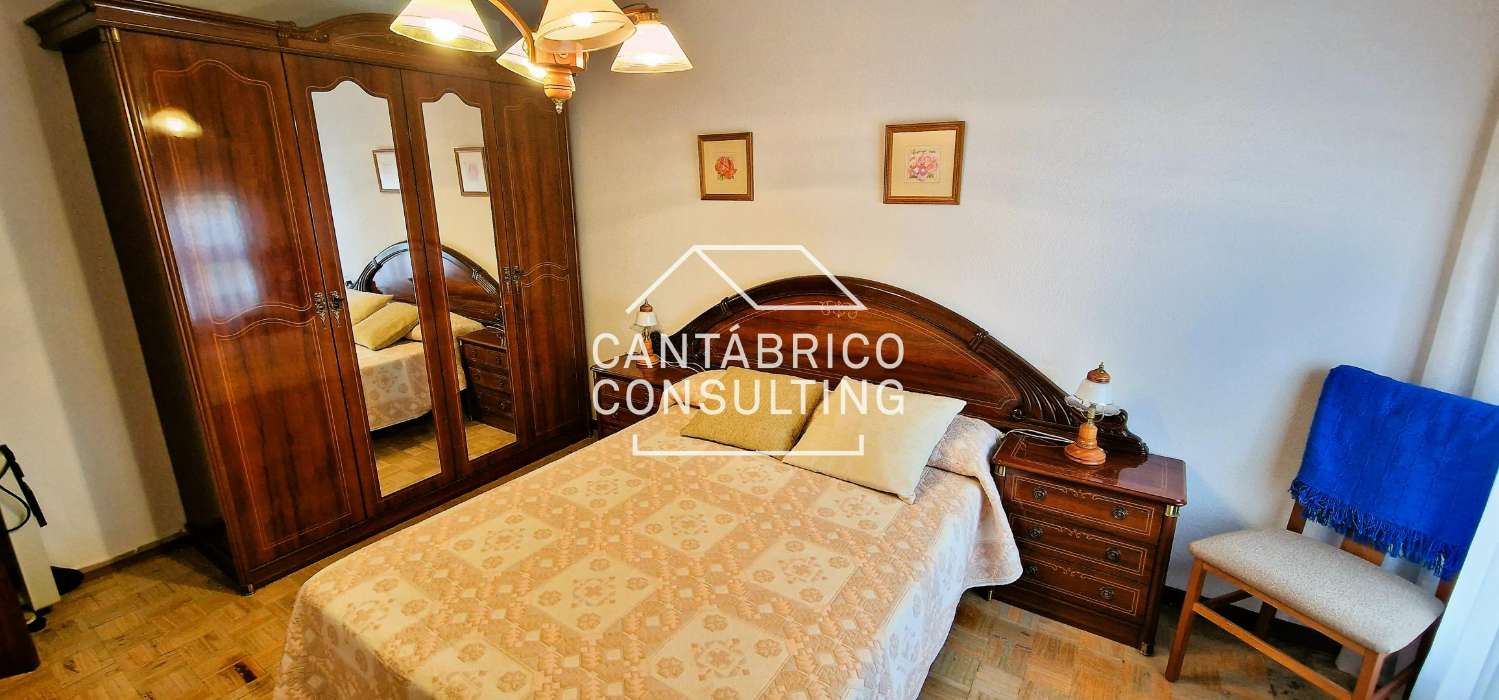 NAVIA PISO GRANDE EN ESTADO HABITABLE TERCERA PLANTA SIN ASCENSOR 3 DORMITORIOS CALEFACCIÓN