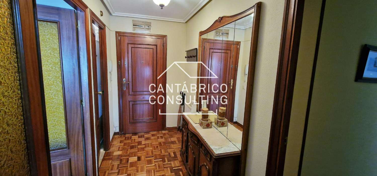 NAVIA PISO GRANDE EN ESTADO HABITABLE TERCERA PLANTA SIN ASCENSOR 3 DORMITORIOS CALEFACCIÓN