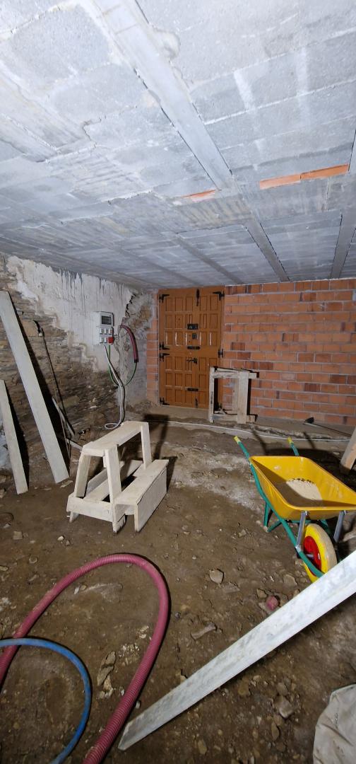 ZONA NAVIA - CASA ESTRUCTURA NUEVA 250 METROS SIN TERMINAR INTERIOR