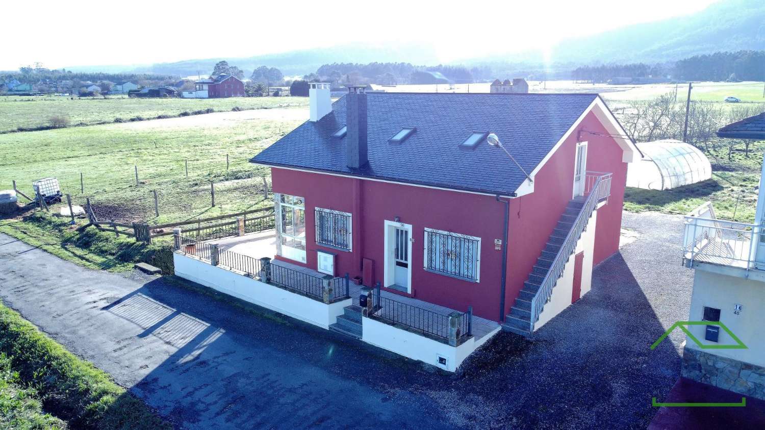 CASA CON 2 VIVIENDAS, ANEJOS Y FINCA MUY CERCA DE PLAYAS EN LA DEVESA  - RIBADEO - LUGO