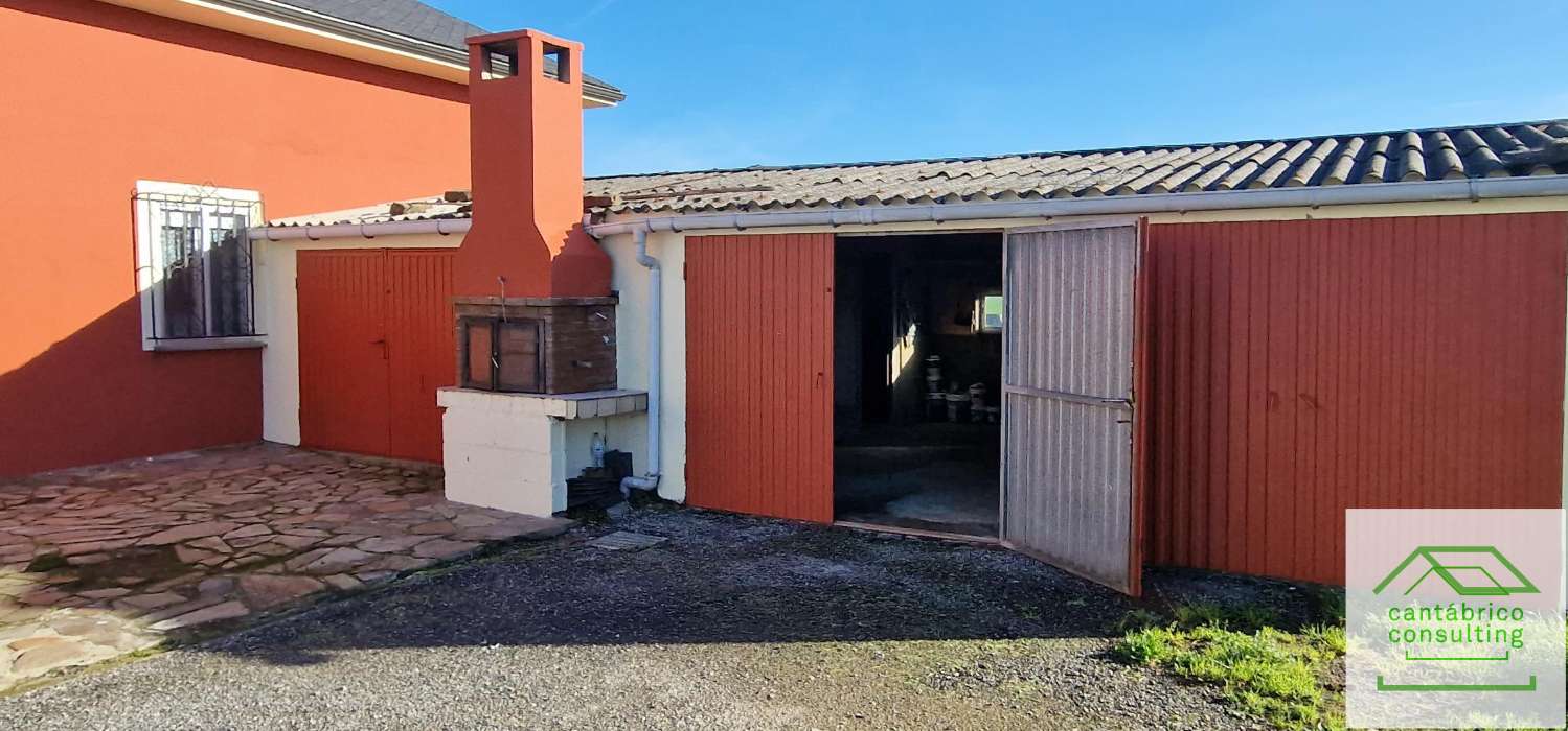 CASA CON 2 VIVIENDAS, ANEJOS Y FINCA MUY CERCA DE PLAYAS EN LA DEVESA  - RIBADEO - LUGO