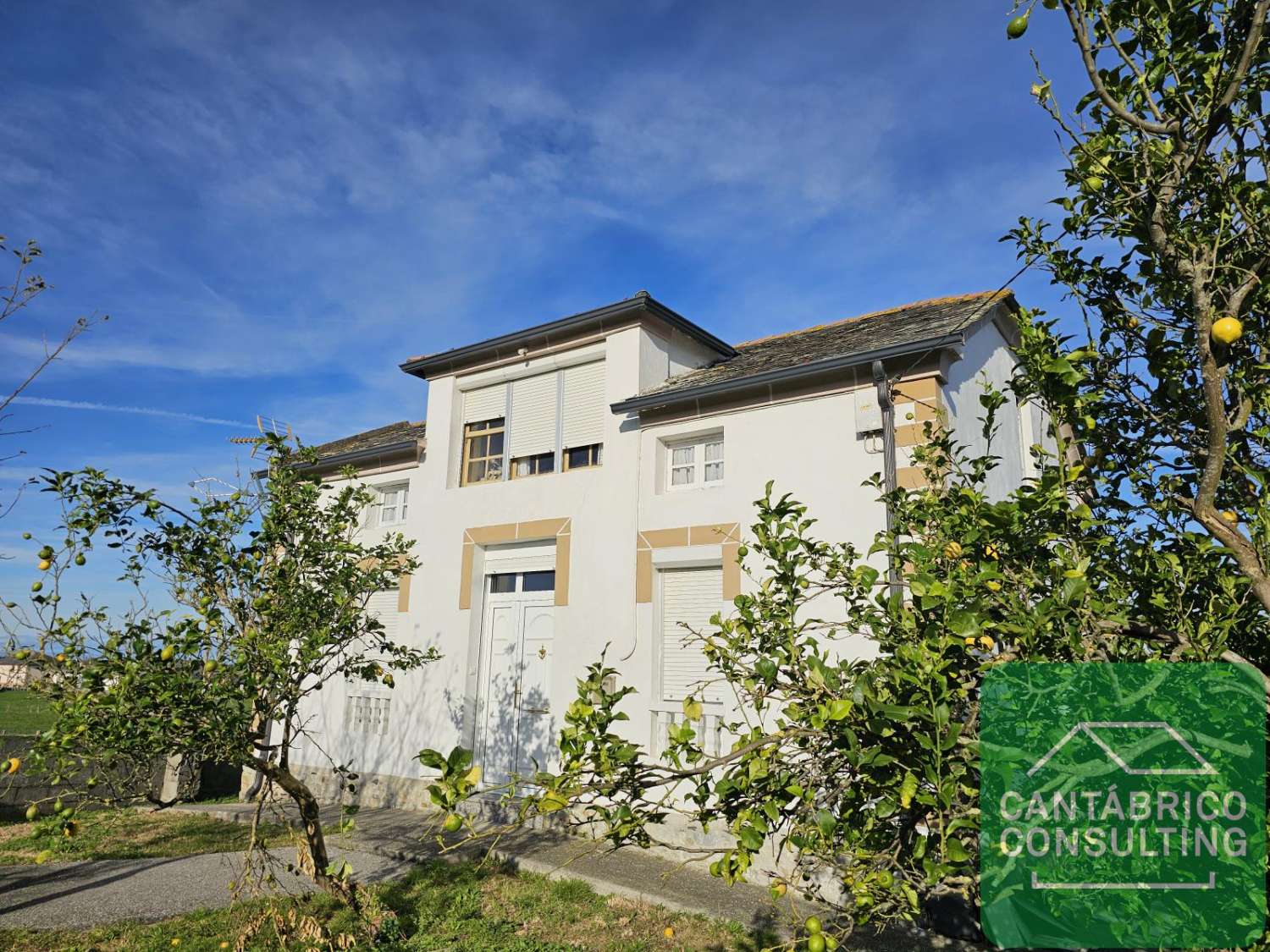 CASA HABITABLE Y AMUEBLADA CON FINCA CERRADA CARTAVIO – COAÑA - ASTURIAS