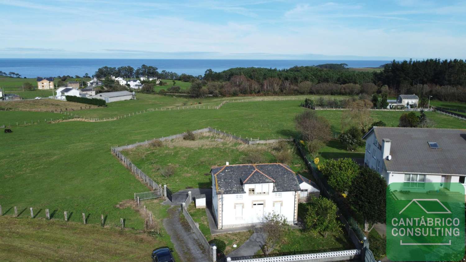 CASA HABITABLE Y AMUEBLADA CON FINCA CERRADA CARTAVIO – COAÑA - ASTURIAS