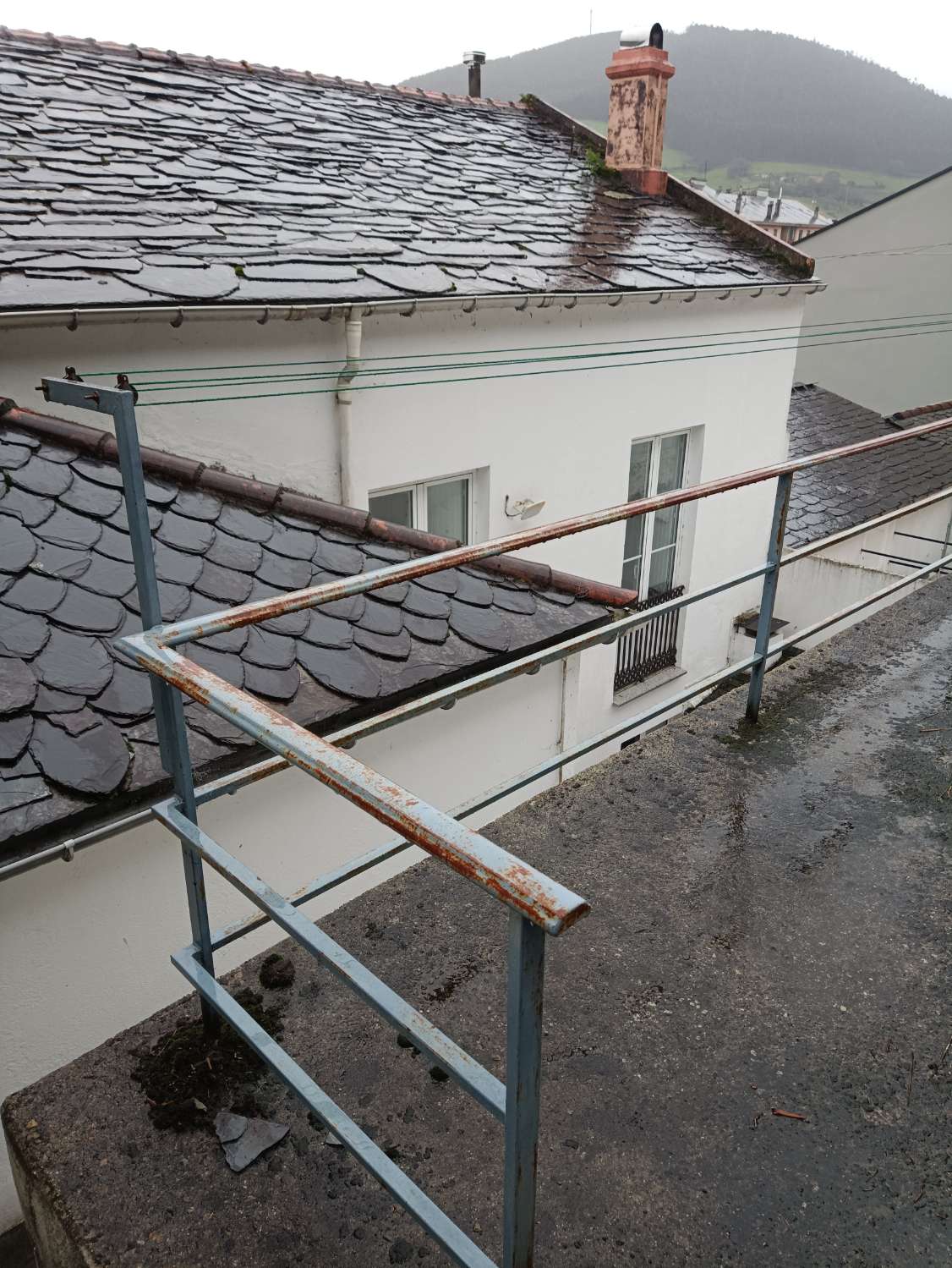 BONITA CASA ADOSADA ESTADO HABITABLE EN VEGADEO – OCCIDENTE DE ASTURIAS