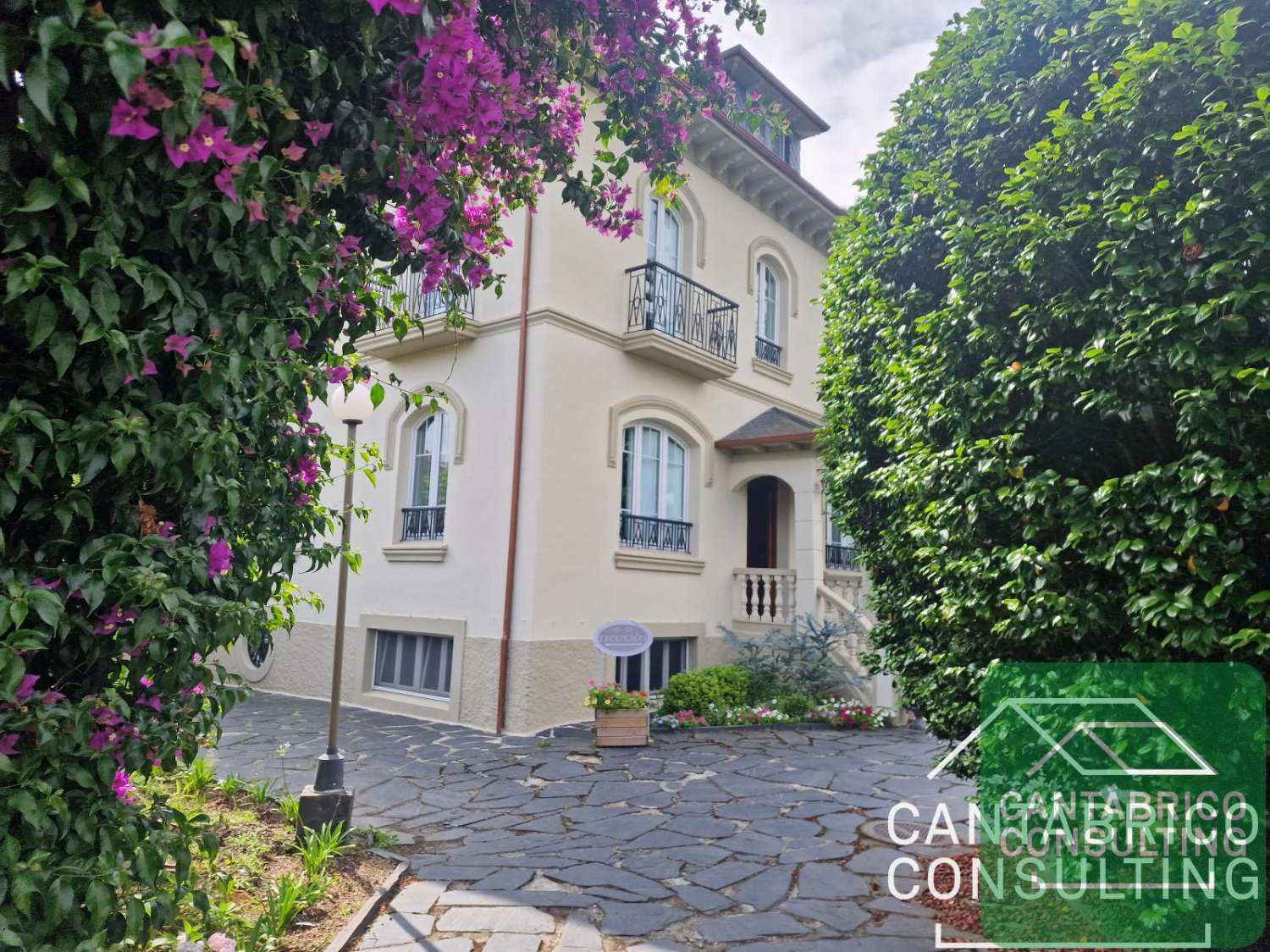 LA CASONA NAVIEGA UN BELLISSIMO HOTEL IN PIENA OPERAZIONE