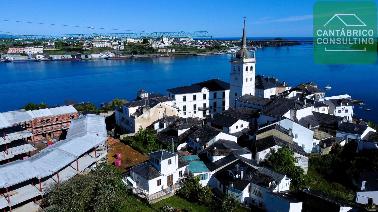 Hus till salu i Castropol