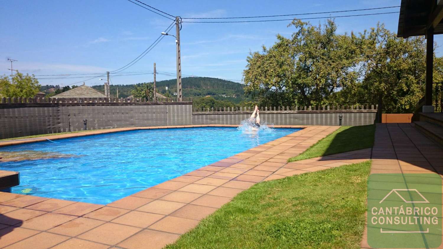 CASA CON FINCA CERRADA Y PISCINA AL LADO DE LUGO – SANTO MATIAS – O VERAL – LUGO