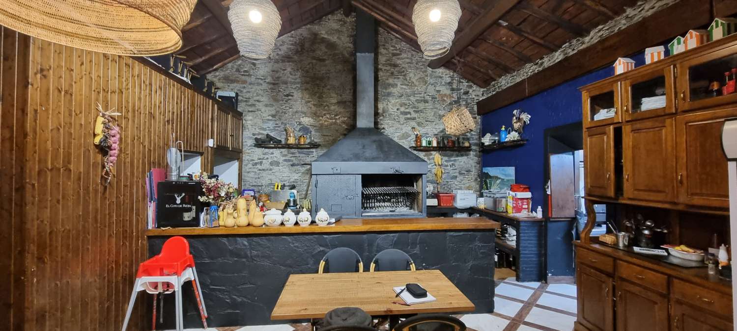 Restaurant- Parrilla en Traspaso, Luarca Centro.