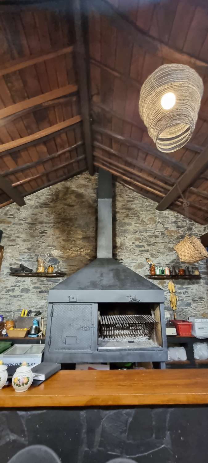 Restaurant- Parrilla en Traspaso, Luarca Centro.