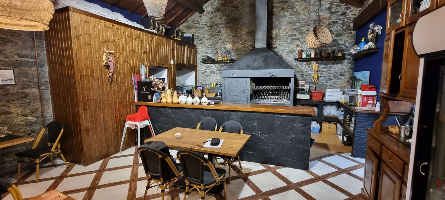 Restaurant- Parrilla en Traspaso, Luarca Centro.