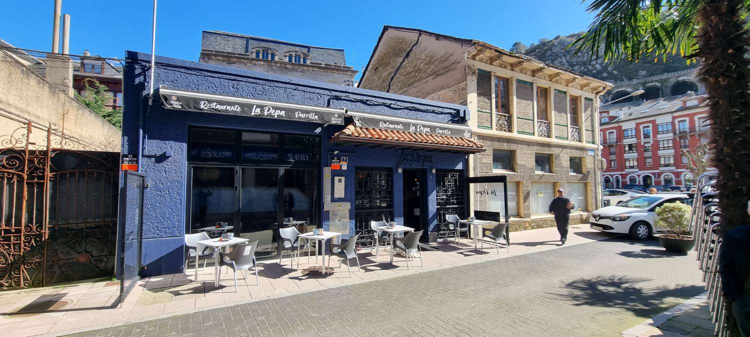 Restaurant- Parrilla en Traspaso, Luarca Centro.