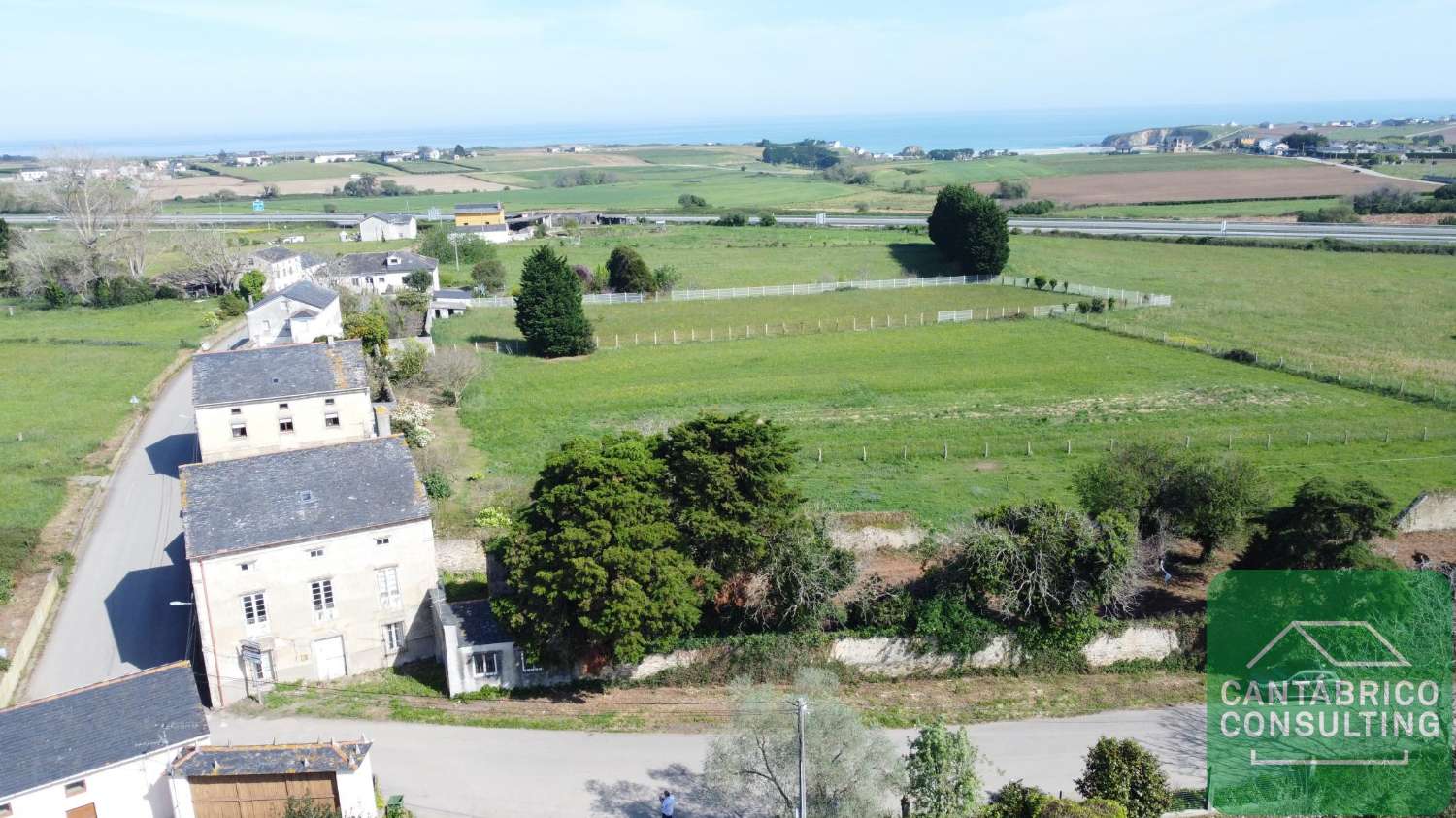 TRADICIONAL CASA DE CAMPO ASTURIANA CON FINCA DE 1.470 m².