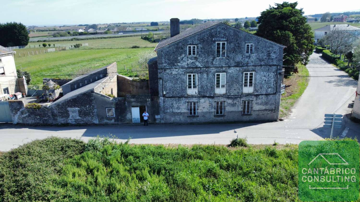 TRADICIONAL CASA DE CAMPO ASTURIANA CON FINCA DE 1.470 m².