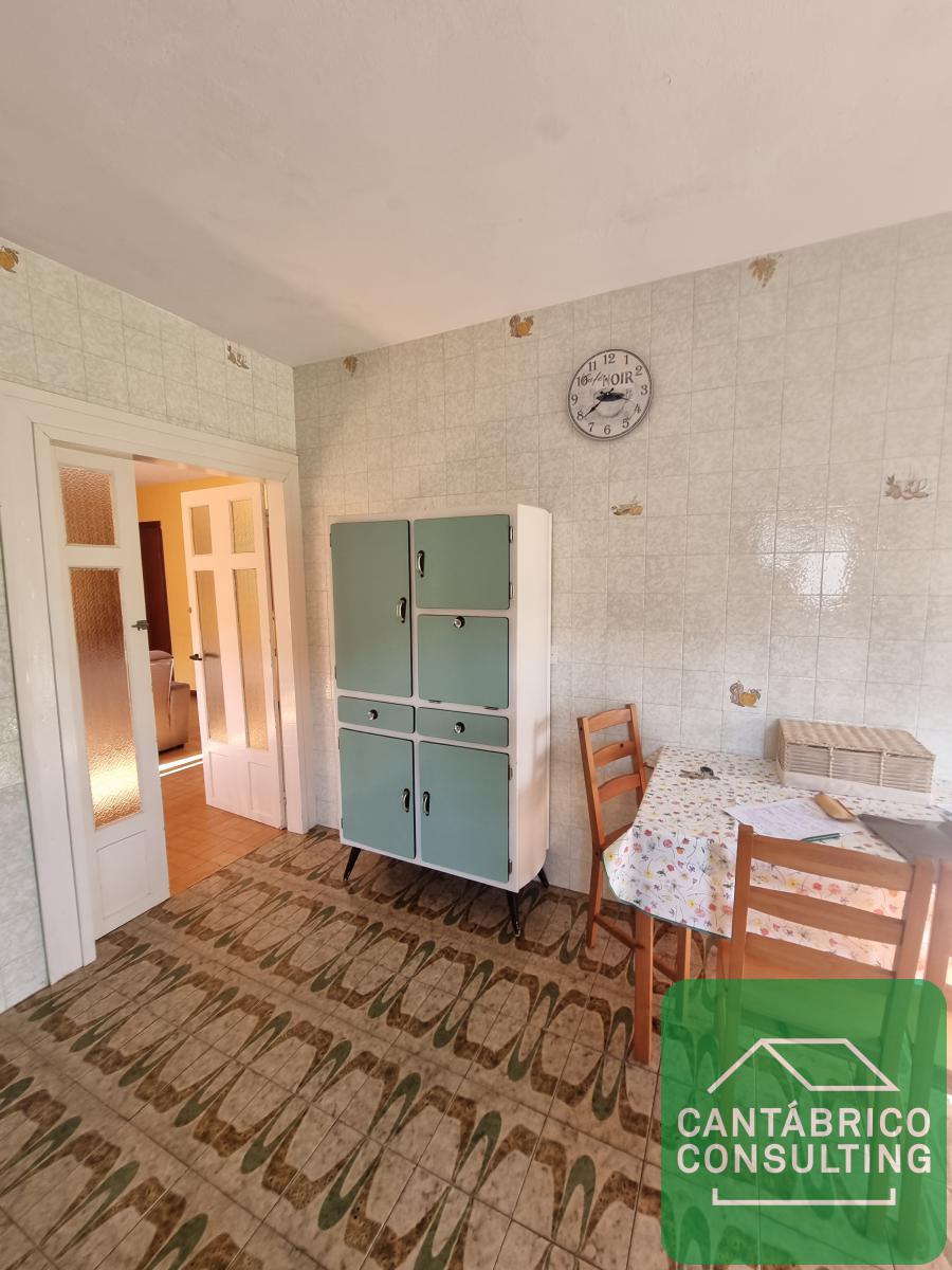 CASA DE PUEBLO HABITABLE, EN MUÑÁS DE ABAJO, LUARCA