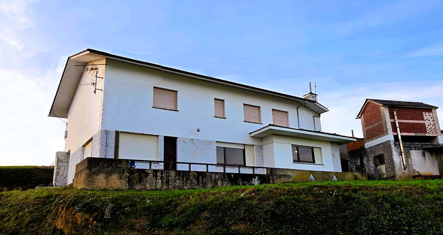 Casa in vendita a Navia