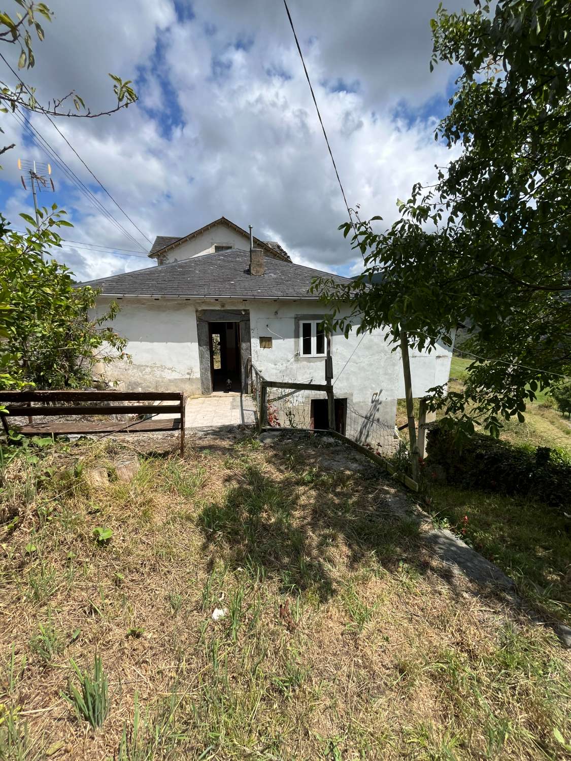 -VENTA DE CASA RÚSTICA EN SERANDINAS – BOAL (ASTURIAS).-