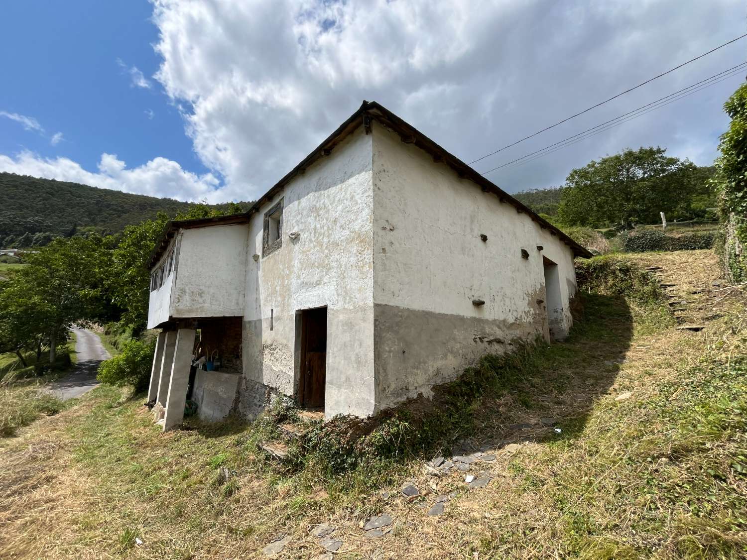 -VENTA DE CASA RÚSTICA EN SERANDINAS – BOAL (ASTURIAS).-