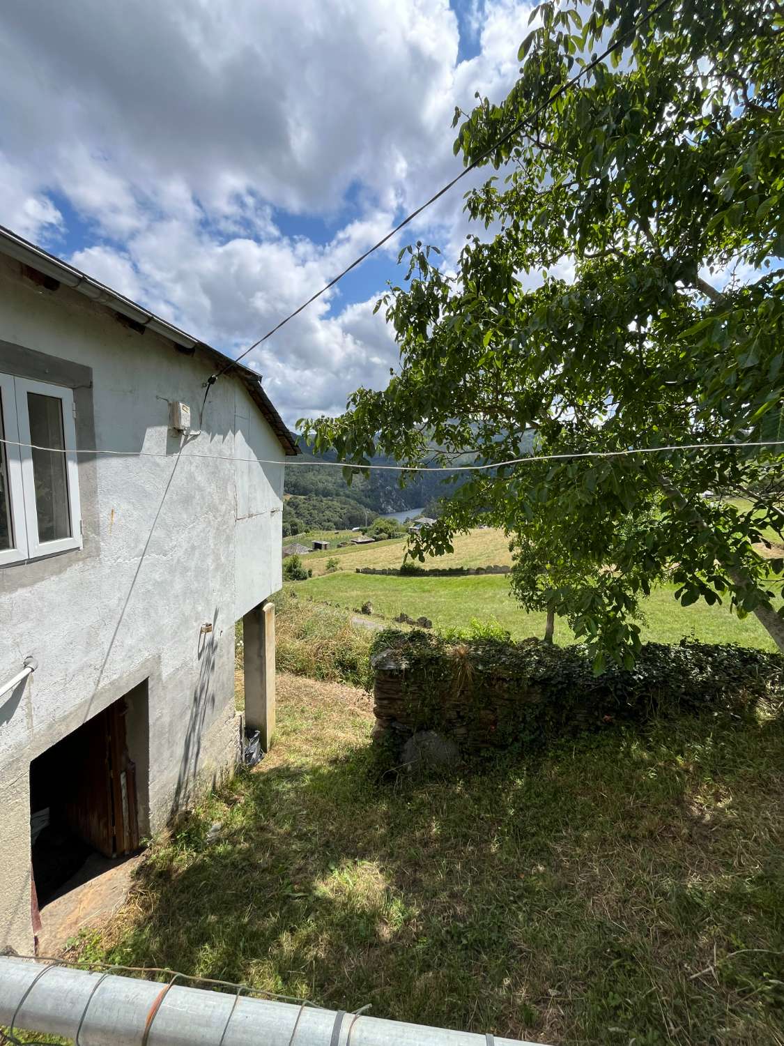 -VENTA DE CASA RÚSTICA EN SERANDINAS – BOAL (ASTURIAS).-