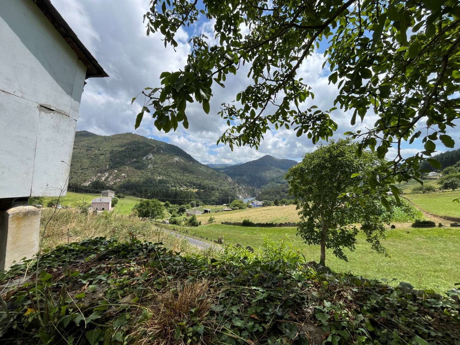 -VENTA DE CASA RÚSTICA EN SERANDINAS – BOAL (ASTURIAS).-