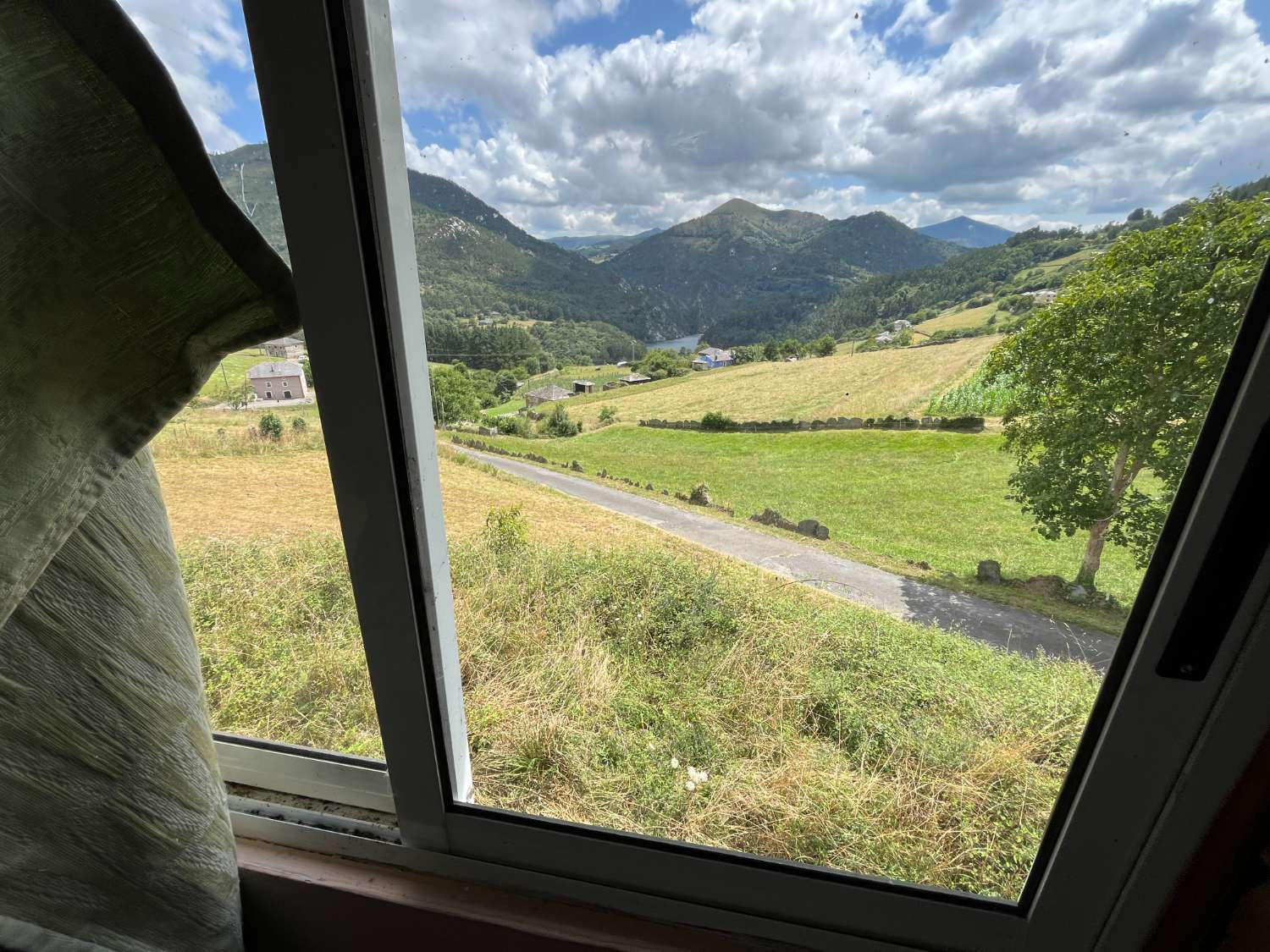-VENTA DE CASA RÚSTICA EN SERANDINAS – BOAL (ASTURIAS).-