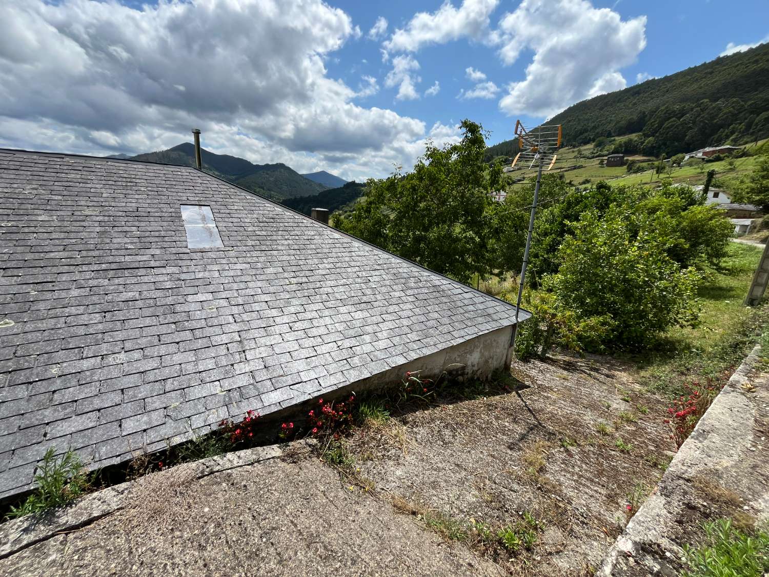 -VENTA DE CASA RÚSTICA EN SERANDINAS – BOAL (ASTURIAS).-