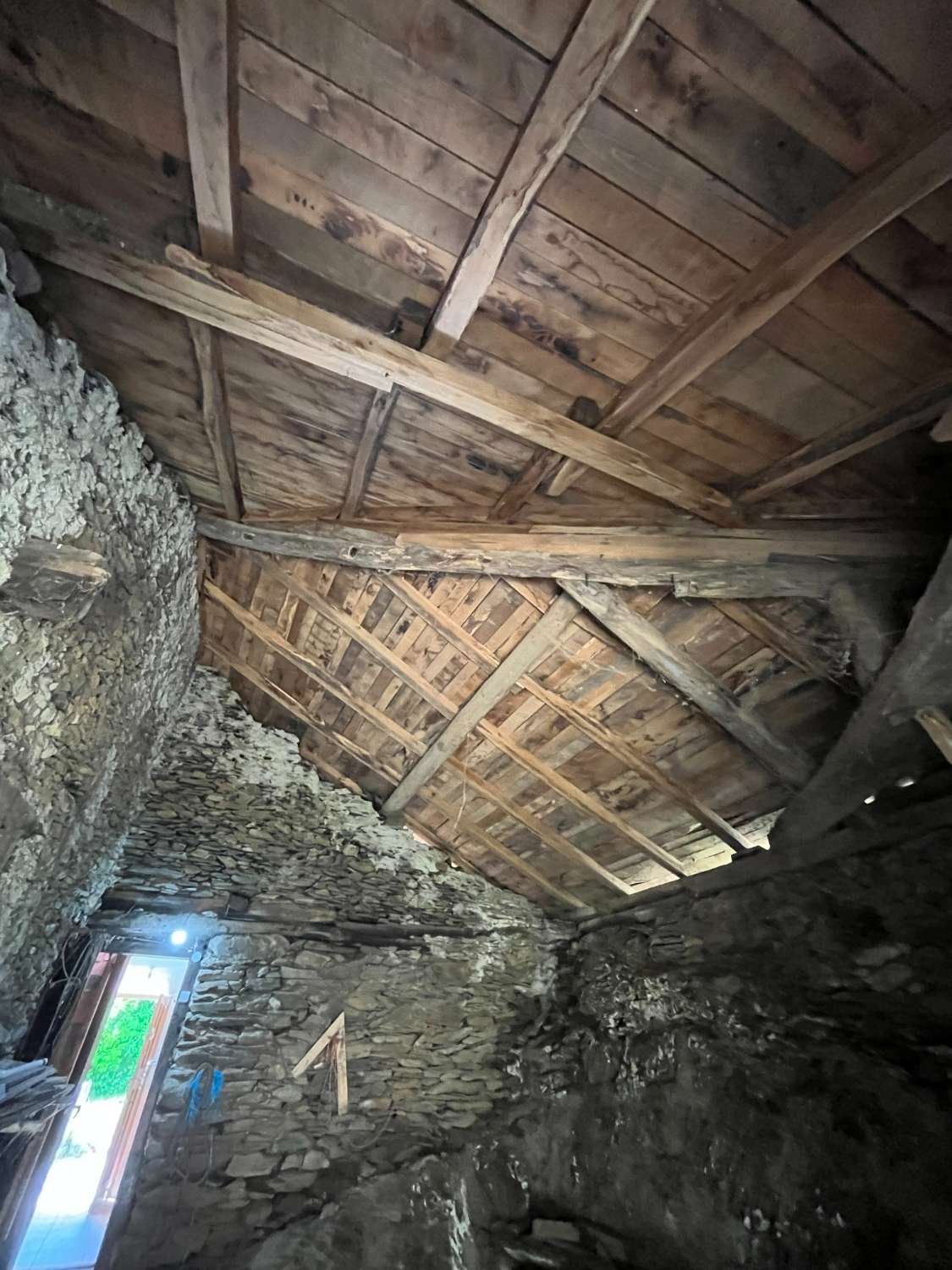 -VENTA DE CASA RÚSTICA EN SERANDINAS – BOAL (ASTURIAS).-