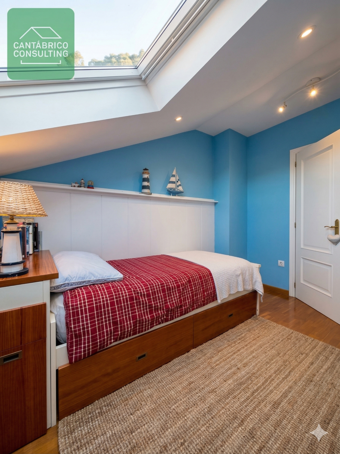 Duplex, 2 våningar till salu i Navia