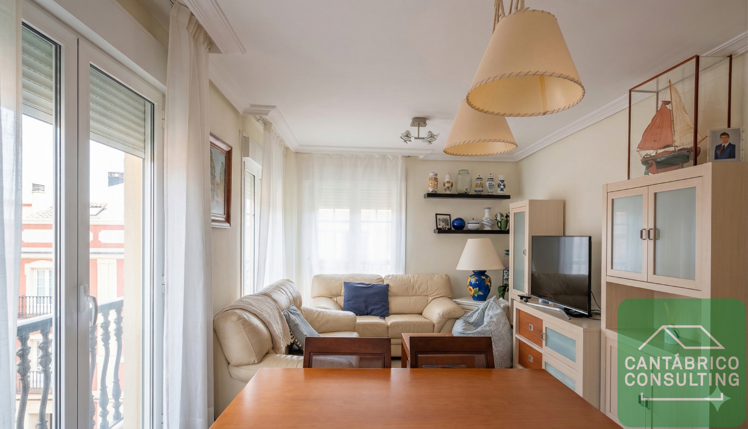 Duplex, 2 våningar till salu i Navia