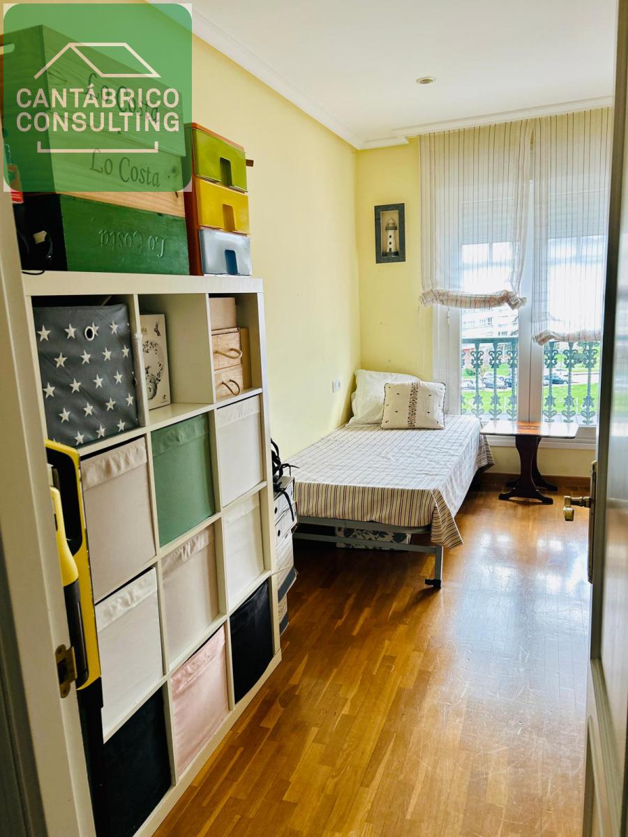 Duplex, 2 våningar till salu i Navia