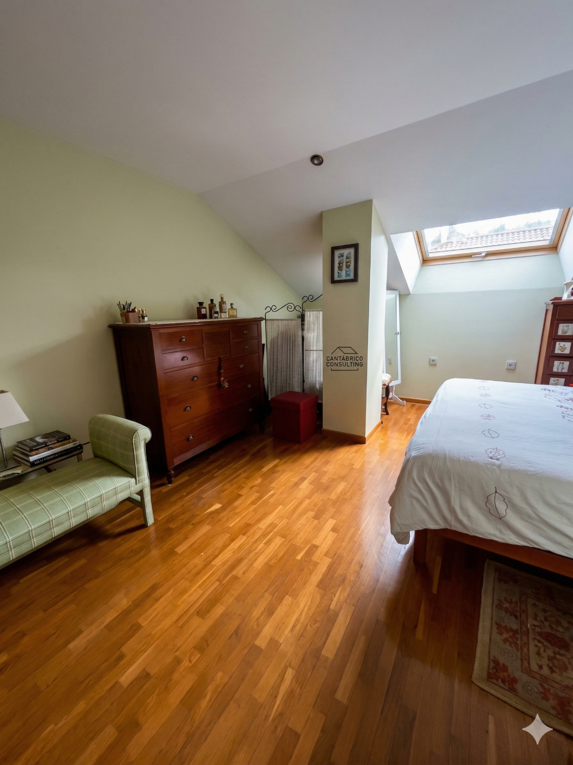 Duplex, 2 våningar till salu i Navia