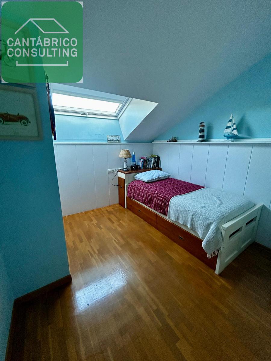 Duplex, 2 våningar till salu i Navia