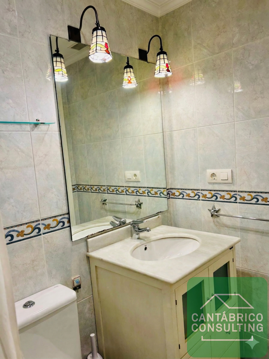 Duplex, 2 våningar till salu i Navia