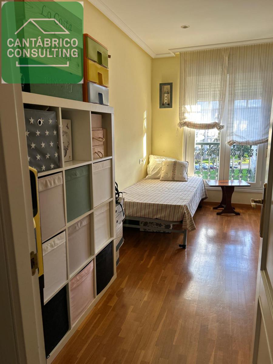 Duplex, 2 våningar till salu i Navia